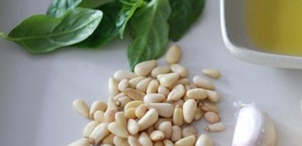 ingerdientes pasta pesto 620+300