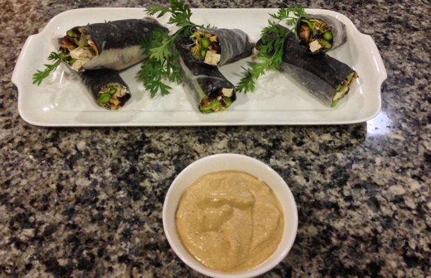 rollos primavera veganos con salsa
