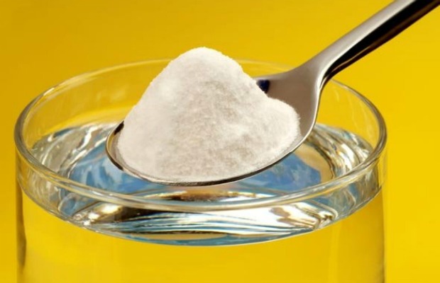BICARBONATO-DE-SODIO-en cuchara 620+400