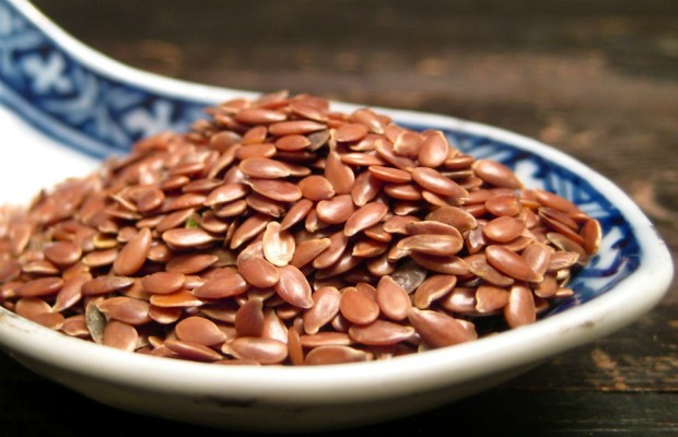 semillas de lino en cuchara 620+400